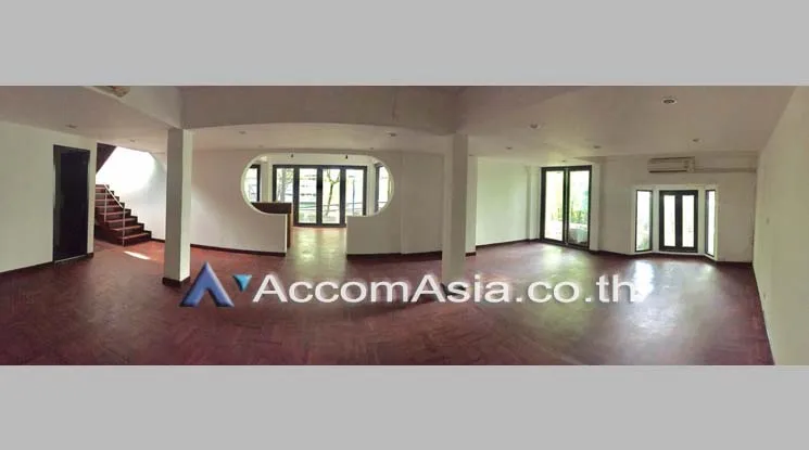 5  3 br House for rent and sale in Ploenchit ,Bangkok BTS Chitlom AA18836
