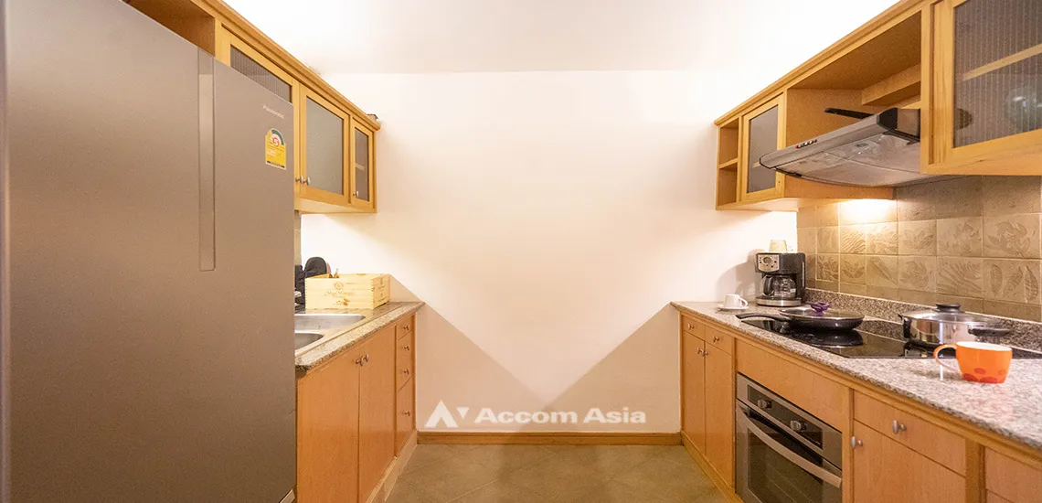  1  3 br Apartment For Rent in Sathorn ,Bangkok MRT Lumphini at Cozy and Convenient Apartment Near Garden Intl AA18838