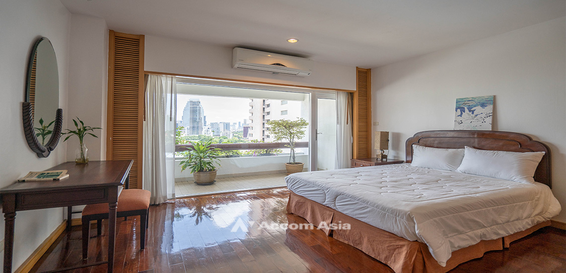 5  3 br Apartment For Rent in Sathorn ,Bangkok MRT Lumphini at Cozy and Convenient Apartment Near Garden Intl AA18838