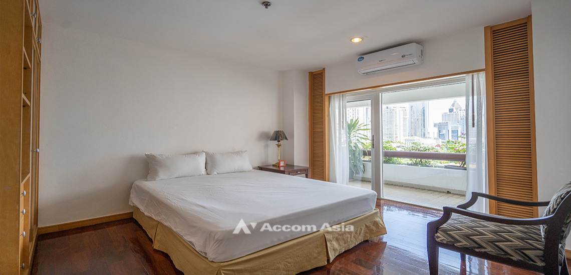 6  3 br Apartment For Rent in Sathorn ,Bangkok MRT Lumphini at Cozy and Convenient Apartment Near Garden Intl AA18838