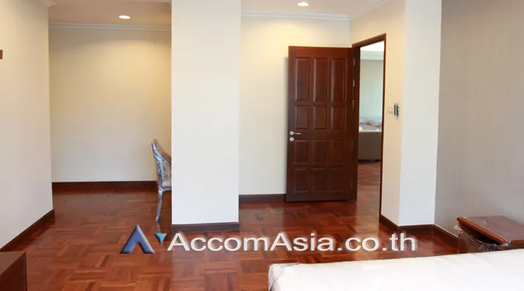 unit 2 Bedrooms  Apartment For Rent in Ploenchit, Bangkok  near BTS Ploenchit (AA18848)