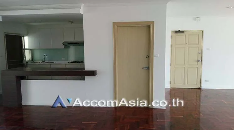 unitPet friendly |  3 Bedrooms  Apartment For Rent in Sathorn, Bangkok  near BTS Chong Nonsi (AA18859)