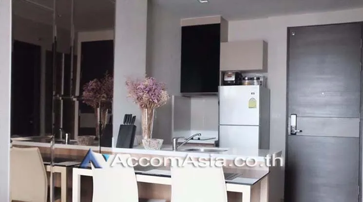 unit 1 Bedroom  Condominium For Rent in Sathorn, Bangkok  near BTS Saphan Taksin (AA18887)