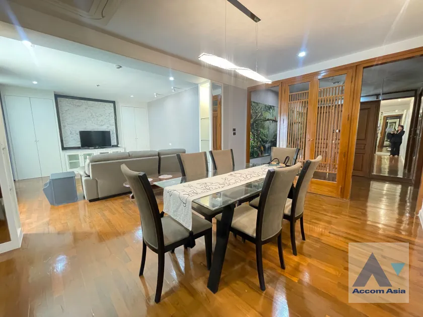 Pet friendly condominium for rent in Ploenchit, Bangkok Code 21150