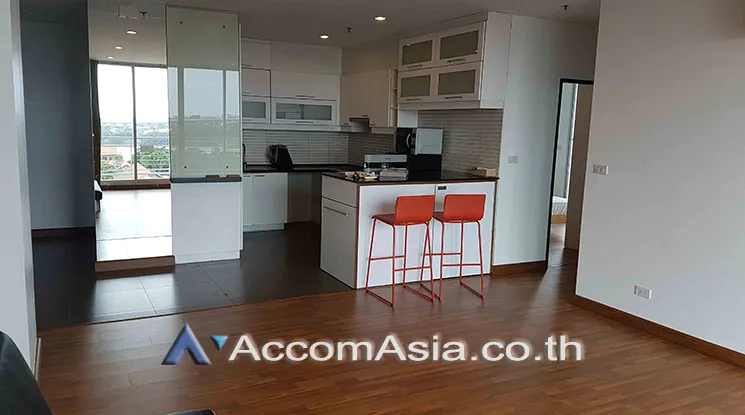 unit 3 Bedrooms  Condominium For Rent in Sathorn, Bangkok  near BRT Wat Priwat (AA18947)