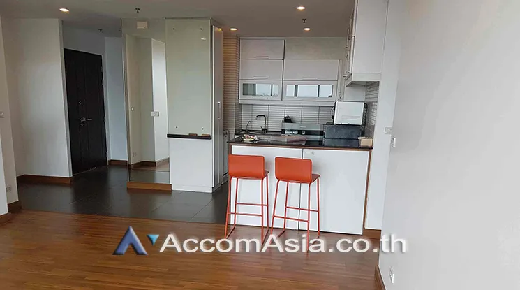 unit 3 Bedrooms  Condominium For Rent in Sathorn, Bangkok  near BRT Wat Priwat (AA18947)