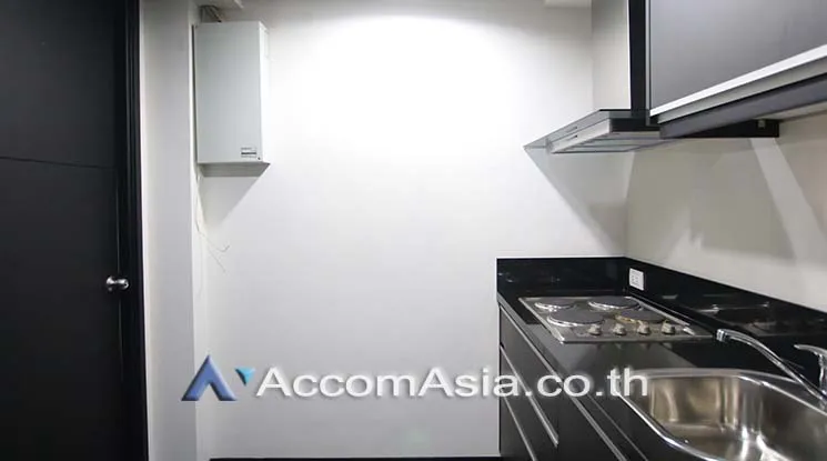 unit 2 Bedrooms  Condominium For Sale in Ploenchit, Bangkok  near BTS Ratchadamri (AA18980)
