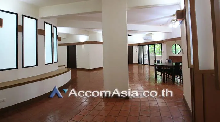 unitPet friendly |  3 Bedrooms  Apartment For Rent in Ploenchit, Bangkok  near BTS Ploenchit (AA19080)