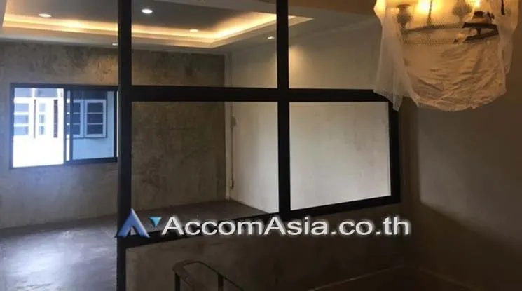 unitHome Office |  10 Bedrooms  Townhouse For Sale in Ratchadaphisek, Bangkok  near MRT Huai Khwang (AA19111)