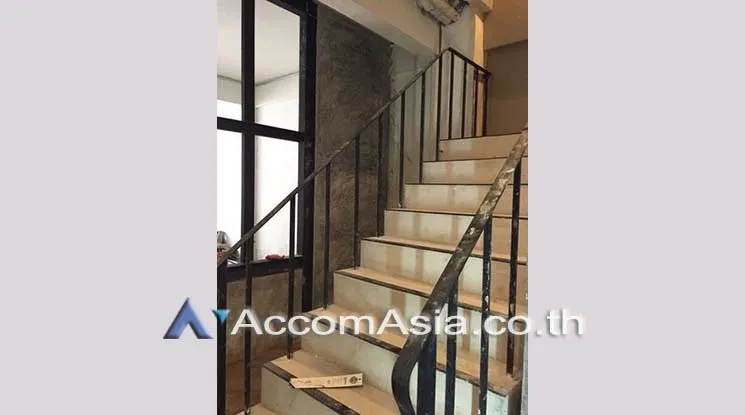 unitHome Office |  10 Bedrooms  Townhouse For Sale in Ratchadaphisek, Bangkok  near MRT Huai Khwang (AA19111)
