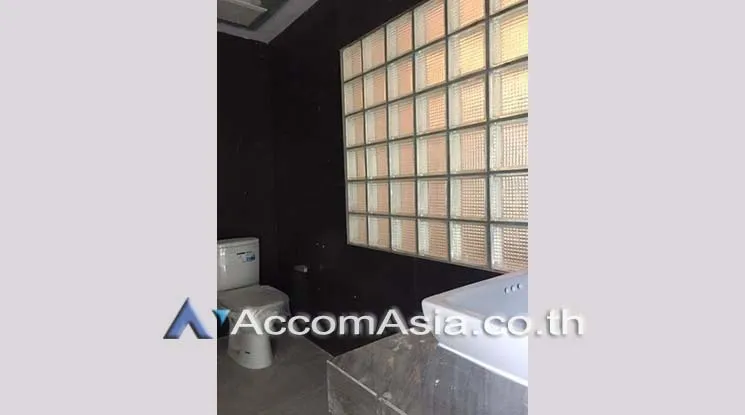 unitHome Office |  10 Bedrooms  Townhouse For Sale in Ratchadaphisek, Bangkok  near MRT Huai Khwang (AA19111)