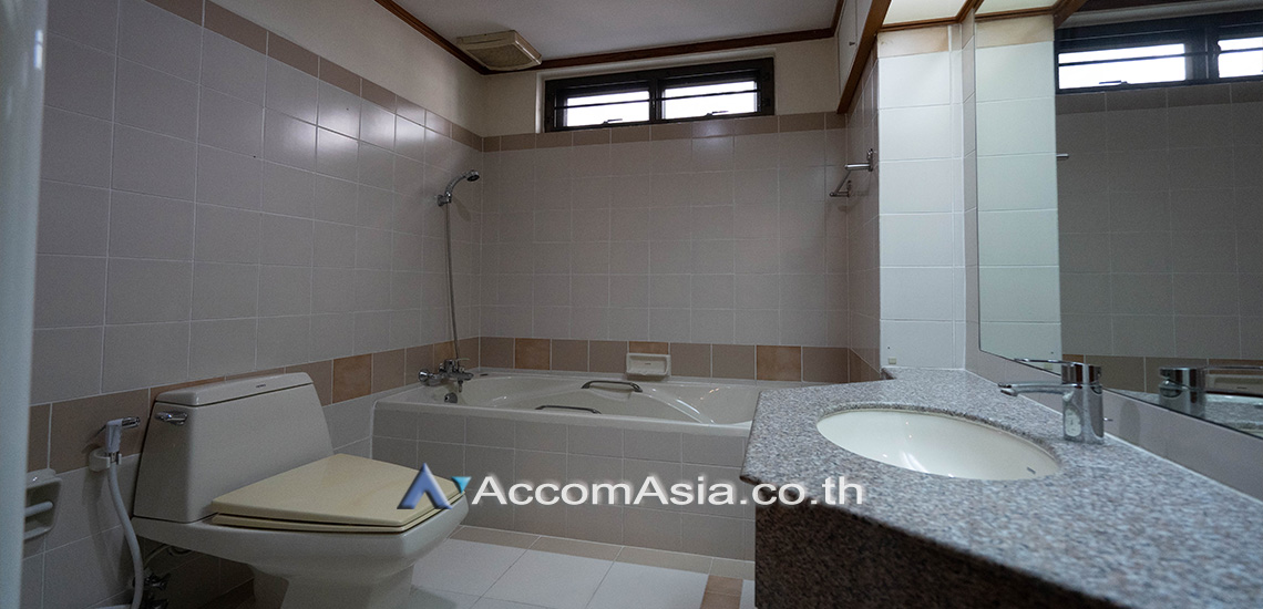 11  2 br Apartment For Rent in Sathorn ,Bangkok BTS Chong Nonsi at Cozy Low-rise Apartment in Sathorn, Walk to BTS 6 mins. AA19122