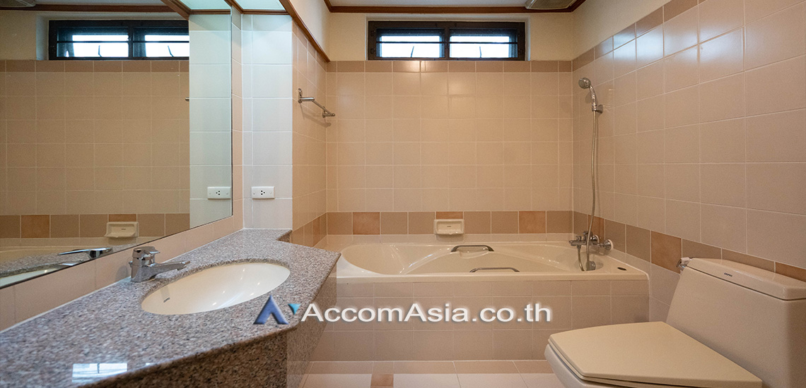 12  2 br Apartment For Rent in Sathorn ,Bangkok BTS Chong Nonsi at Cozy Low-rise Apartment in Sathorn, Walk to BTS 6 mins. AA19122