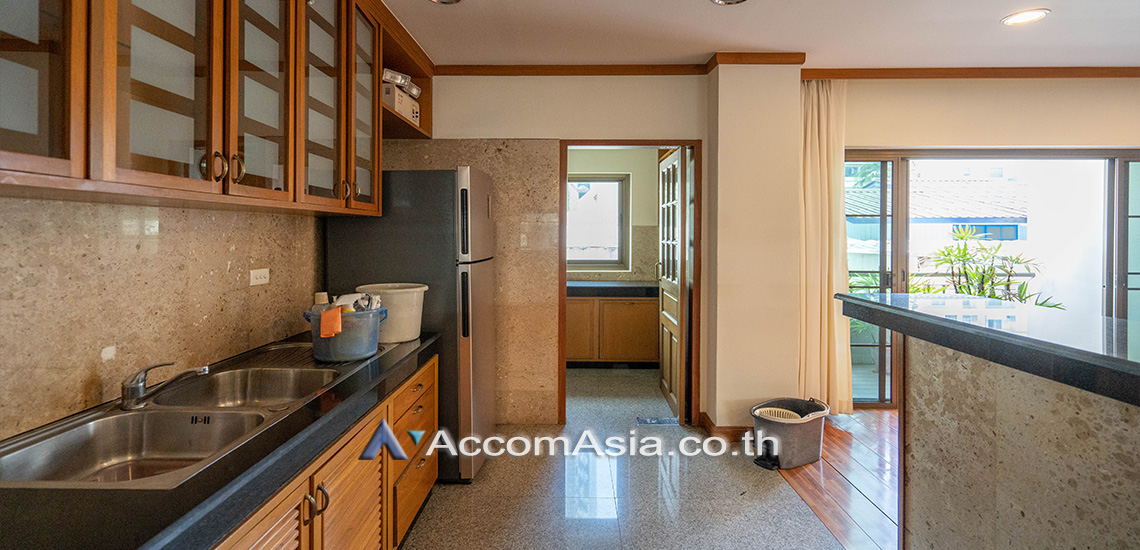 6  2 br Apartment For Rent in Sathorn ,Bangkok BTS Chong Nonsi at Cozy Low-rise Apartment in Sathorn, Walk to BTS 6 mins. AA19122