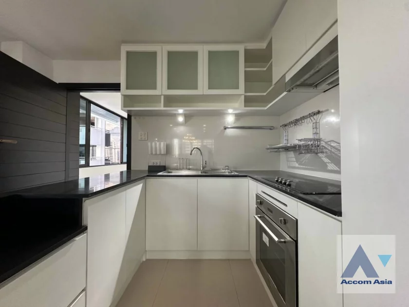 unit 3 Bedrooms  Apartment For Rent in Sukhumvit, Bangkok  near BTS Thong Lo (AA19125)