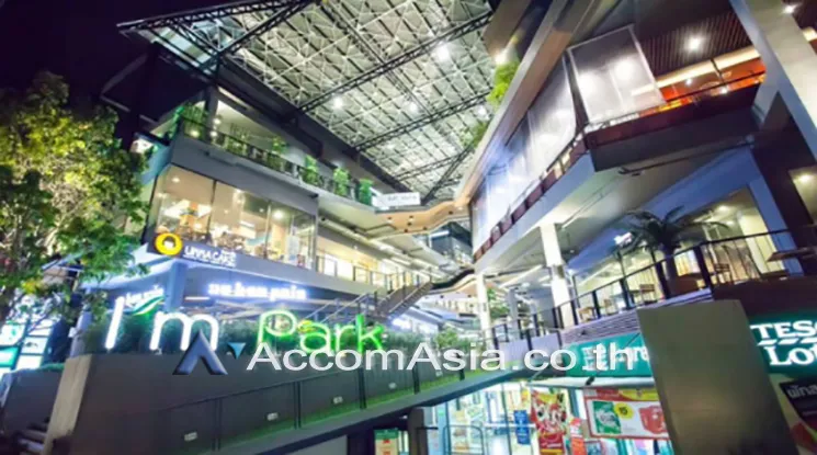 unit Retail / showroom For Rent in Ploenchit, Bangkok  near MRT Sam Yan (AA19134)