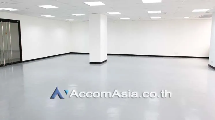  2  Office Space For Rent in Sukhumvit ,Bangkok BTS Thong Lo at United Tower Thonglor AA19143
