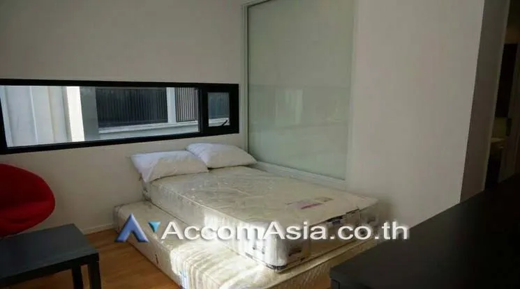 unit 1 Bedroom  Condominium For Sale in Ploenchit, Bangkok  near BTS Ploenchit (AA19154)