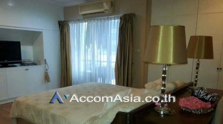 unit 3 Bedrooms  Condominium For Sale in Sukhumvit, Bangkok  near MRT Phetchaburi - BTS Asok (AA19155)