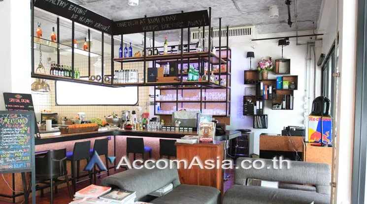 unit Retail / showroom For Rent in Silom, Bangkok  near BTS Chong Nonsi (AA19176)