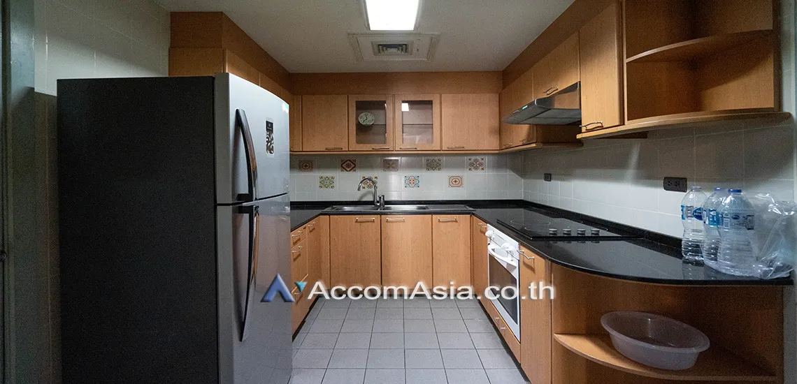unit 2 Bedrooms  Condominium For Rent in Ploenchit, Bangkok  near BTS Ploenchit (AA19211)