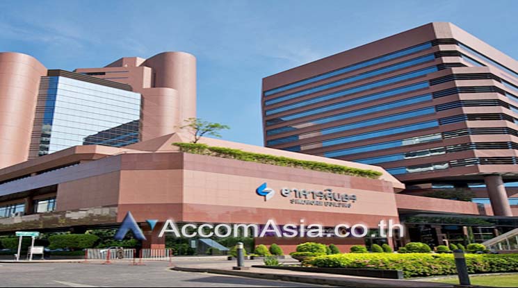  2  Office Space For Rent in Ploenchit ,Bangkok MRT Lumphini at Sindhorn Tower AA19213