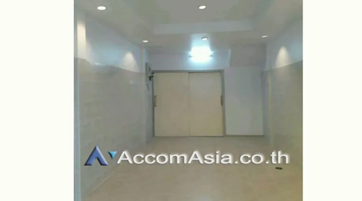 unit 3 Bedrooms  Shophouse For Rent & Sale in Sukhumvit, Bangkok  near BTS Phrom Phong (AA19231)