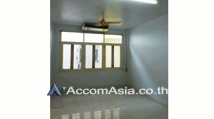 unit 3 Bedrooms  Shophouse For Rent & Sale in Sukhumvit, Bangkok  near BTS Phrom Phong (AA19231)