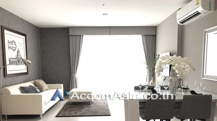 unit 2 Bedrooms  Condominium For Rent in Sukhumvit, Bangkok  near BTS Ekkamai (AA19240)