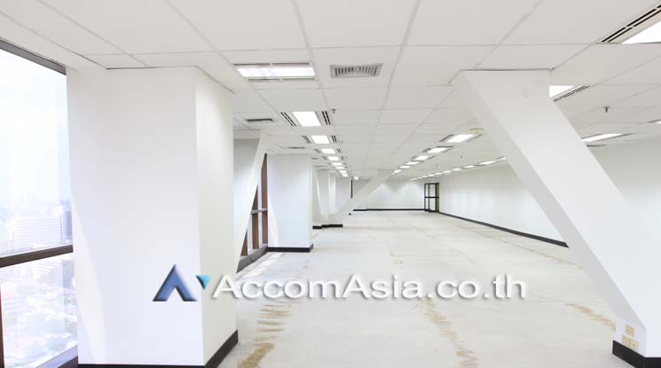 5  Studio Office Space For Rent in Sathorn ,Bangkok BTS Surasak at Chartered Square Building AA19251