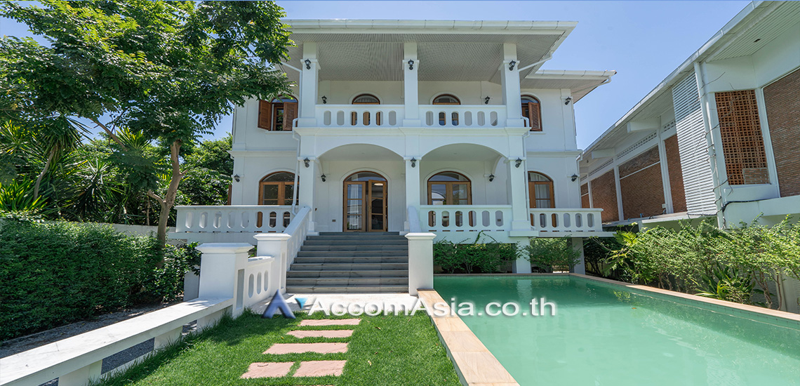  2  4 br House for rent and sale in Sukhumvit ,Bangkok BTS Punnawithi AA19286