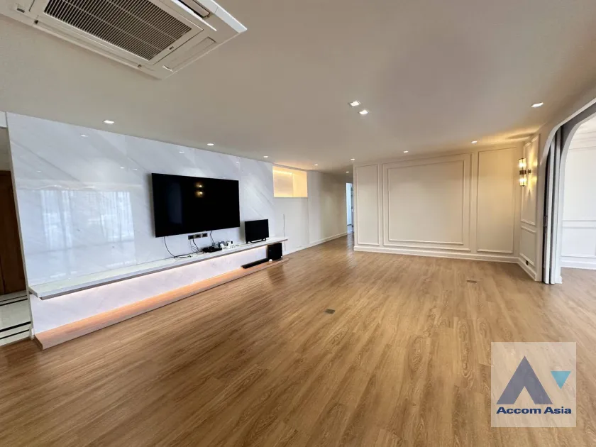 Pet friendly condominium for rent in Sukhumvit, Bangkok Code AA19287