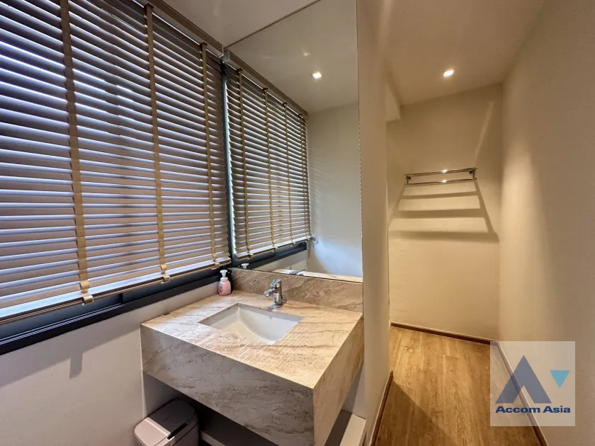 37  3 br Condominium For Rent in Sukhumvit ,Bangkok BTS Ekkamai at Phatssana Gardens AA19287