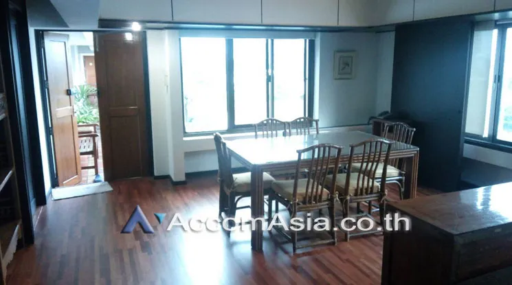 unit 3 Bedrooms  Apartment For Rent in Phaholyothin, Bangkok  near BTS Ari (AA19409)