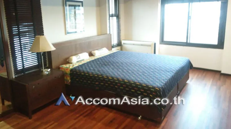 unit 3 Bedrooms  Apartment For Rent in Phaholyothin, Bangkok  near BTS Ari (AA19409)