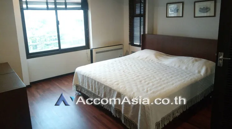 unit 3 Bedrooms  Apartment For Rent in Phaholyothin, Bangkok  near BTS Ari (AA19409)