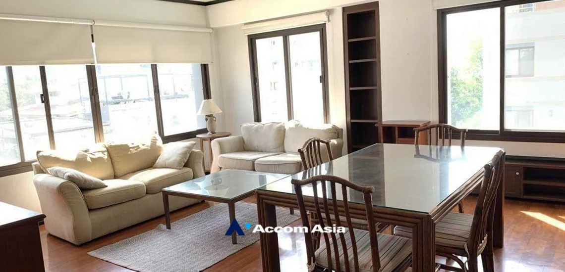 unit 2 Bedrooms  Apartment For Rent in Phaholyothin, Bangkok  near BTS Ari (AA19410)
