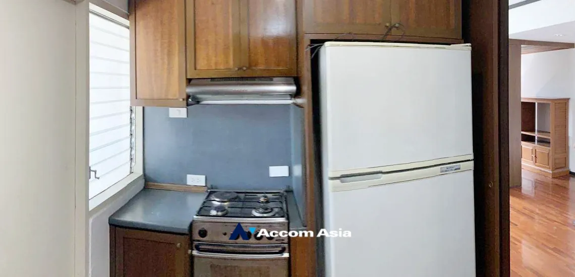 unit 2 Bedrooms  Apartment For Rent in Phaholyothin, Bangkok  near BTS Ari (AA19410)