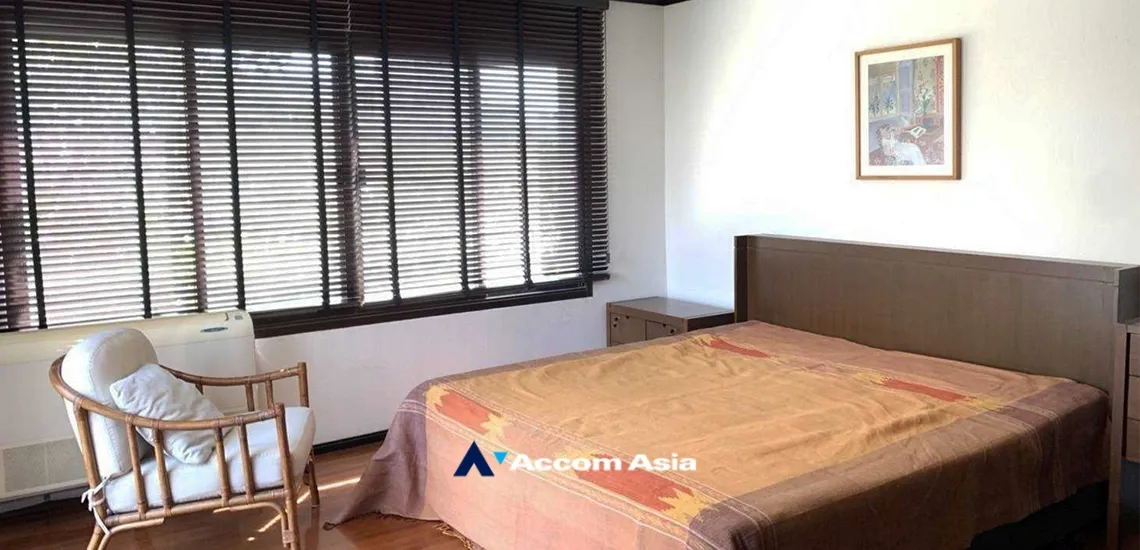 unit 2 Bedrooms  Apartment For Rent in Phaholyothin, Bangkok  near BTS Ari (AA19410)