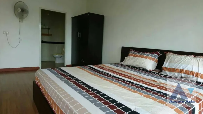 5  3 br Townhouse For Rent in Pattanakarn ,Bangkok BTS On Nut AA19508