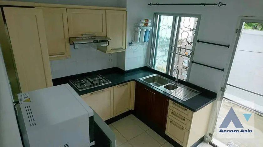unit 3 Bedrooms  Townhouse For Rent in Pattanakarn, Bangkok  near BTS On Nut (AA19508)