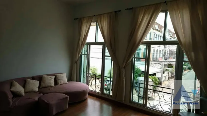 unit 3 Bedrooms  Townhouse For Rent in Pattanakarn, Bangkok  near BTS On Nut (AA19508)