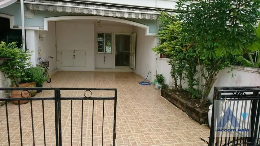 unit 3 Bedrooms  Townhouse For Rent in Pattanakarn, Bangkok  near BTS On Nut (AA19508)
