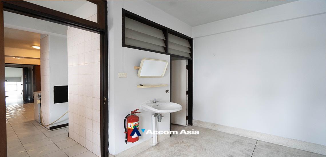 5  2 br Apartment For Rent in Sukhumvit ,Bangkok MRT Sukhumvit - BTS Nana at The classic traditional AA19649