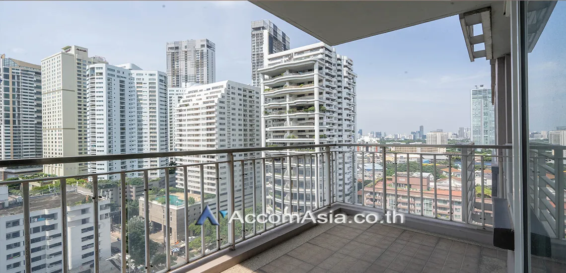 unit 3 Bedrooms  Condominium For Rent in Sukhumvit, Bangkok  near BTS Phrom Phong (AA19661)