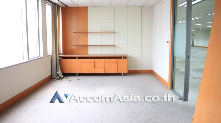 unit Office space For Rent in Silom, Bangkok  near MRT Lumphini (AA19664)