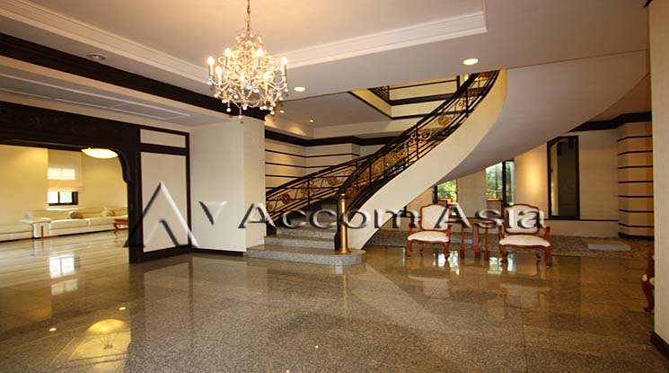  1  4 br Apartment For Rent in Sukhumvit ,Bangkok BTS Phrom Phong at Pet friendly - High rise Apartment in Phrom Phong 1029301