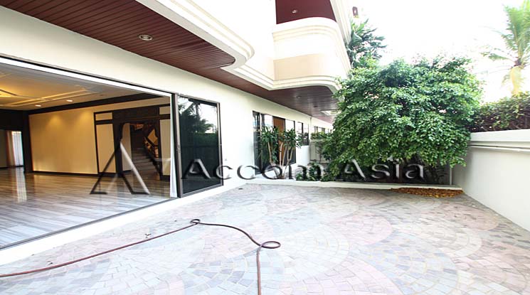 7  4 br Apartment For Rent in Sukhumvit ,Bangkok BTS Phrom Phong at Pet friendly - High rise Apartment in Phrom Phong 1029301