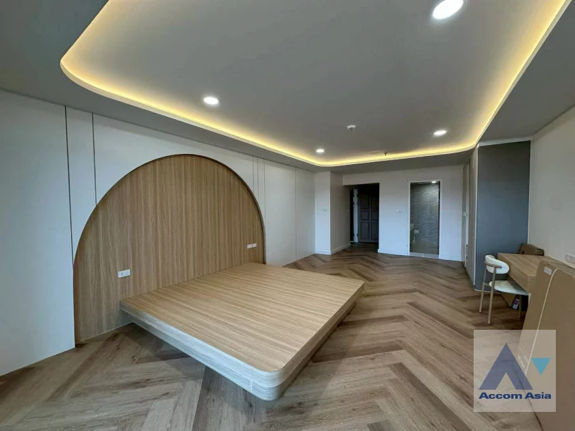 11  2 br Condominium For Rent in Sathorn ,Bangkok BTS Sala Daeng - MRT Lumphini at Sathorn Park Place AA19684