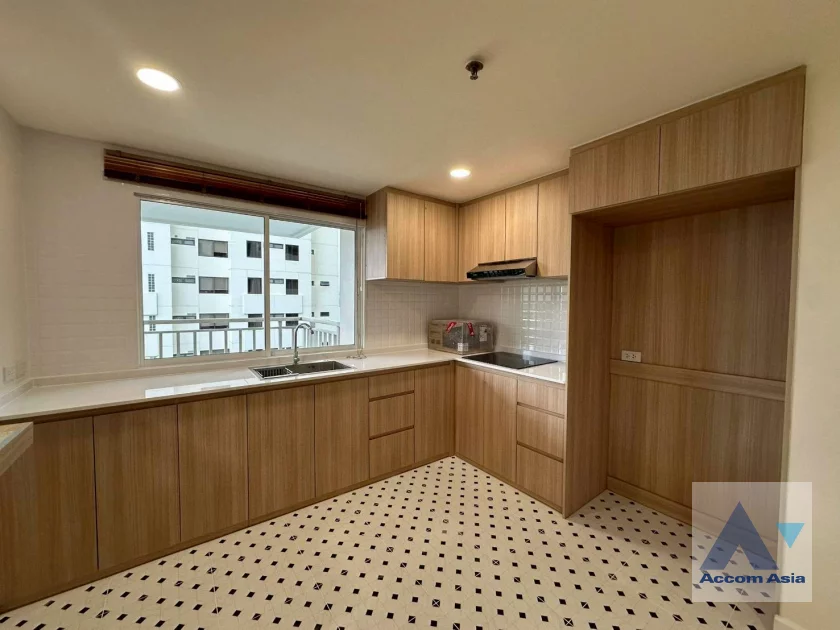9  2 br Condominium For Rent in Sathorn ,Bangkok BTS Sala Daeng - MRT Lumphini at Sathorn Park Place AA19684